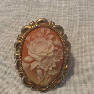 Vintage Floral Cameo Brooch in Peach and Cream